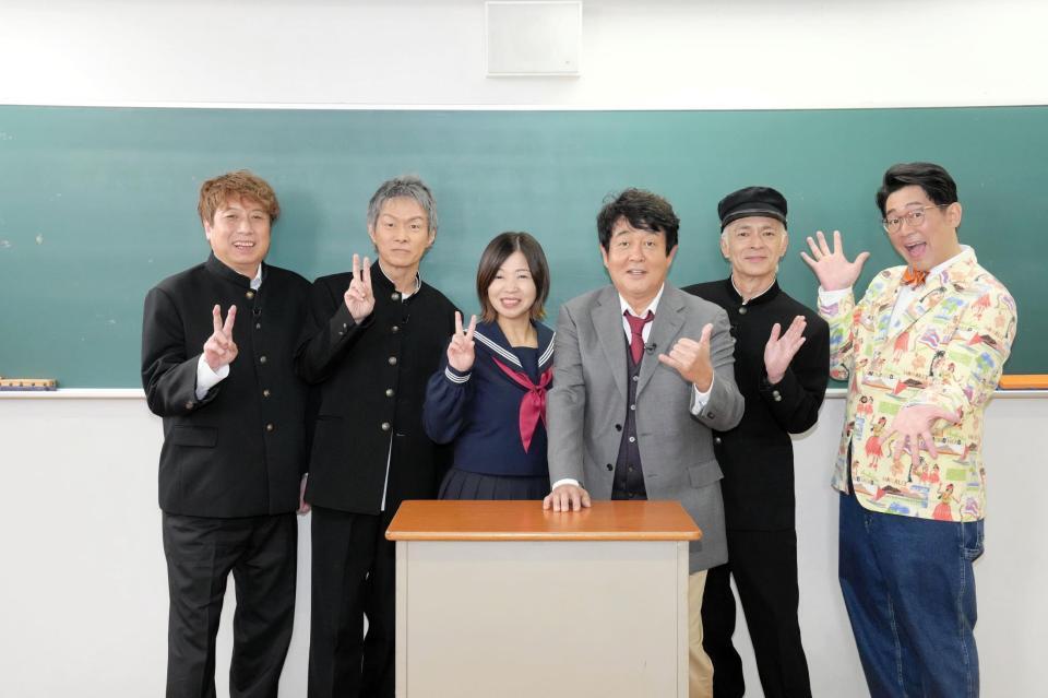 　生配信を行った（左から）ＴＵＢＥの松本玲二、同・春畑道哉、大久保佳代子、ＴＵＢＥの前田亘輝、同・角野秀行、ビビる大木