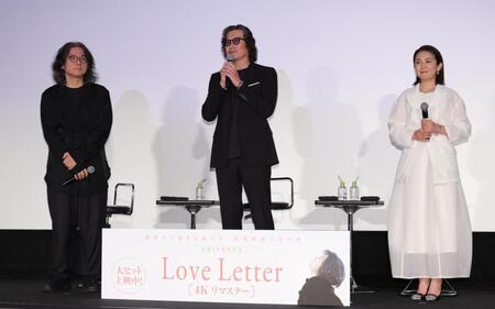 　登壇した（左から）岩井俊二監督、豊川悦司、酒井美紀（撮影・吉澤敬太）