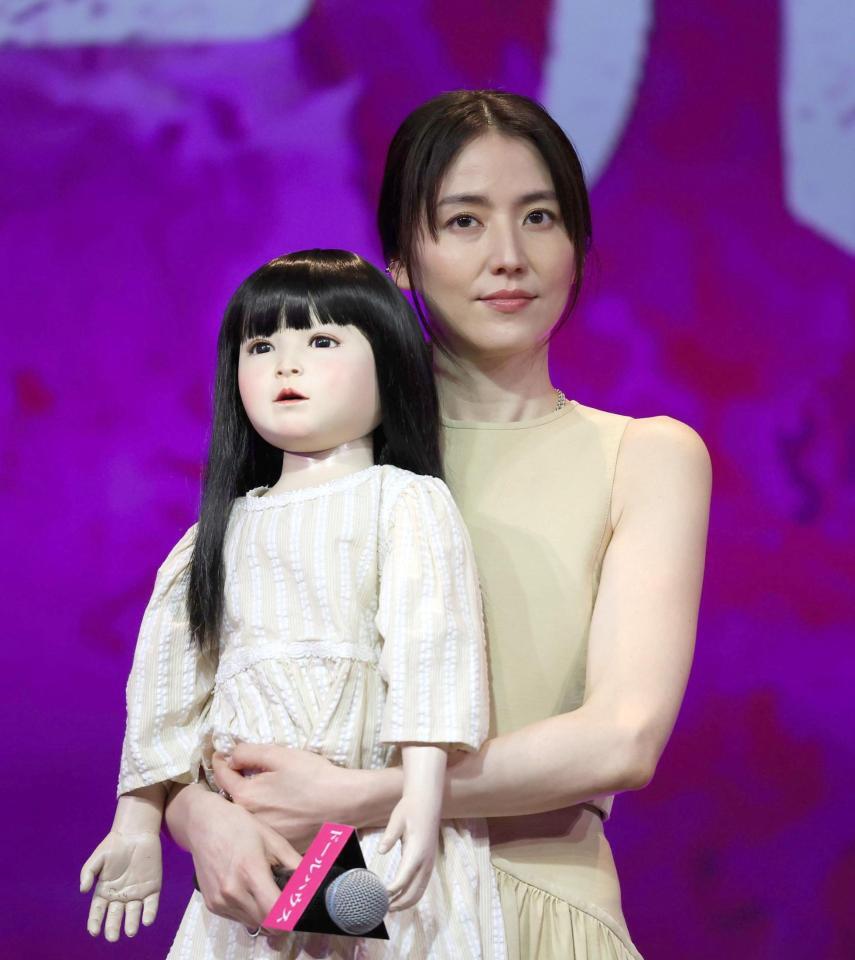 　映画「ドールハウス」のがい旋報告会に登場した長澤まさみ＝東京・東京ポートシティ竹芝（撮影・佐々木彰尚）