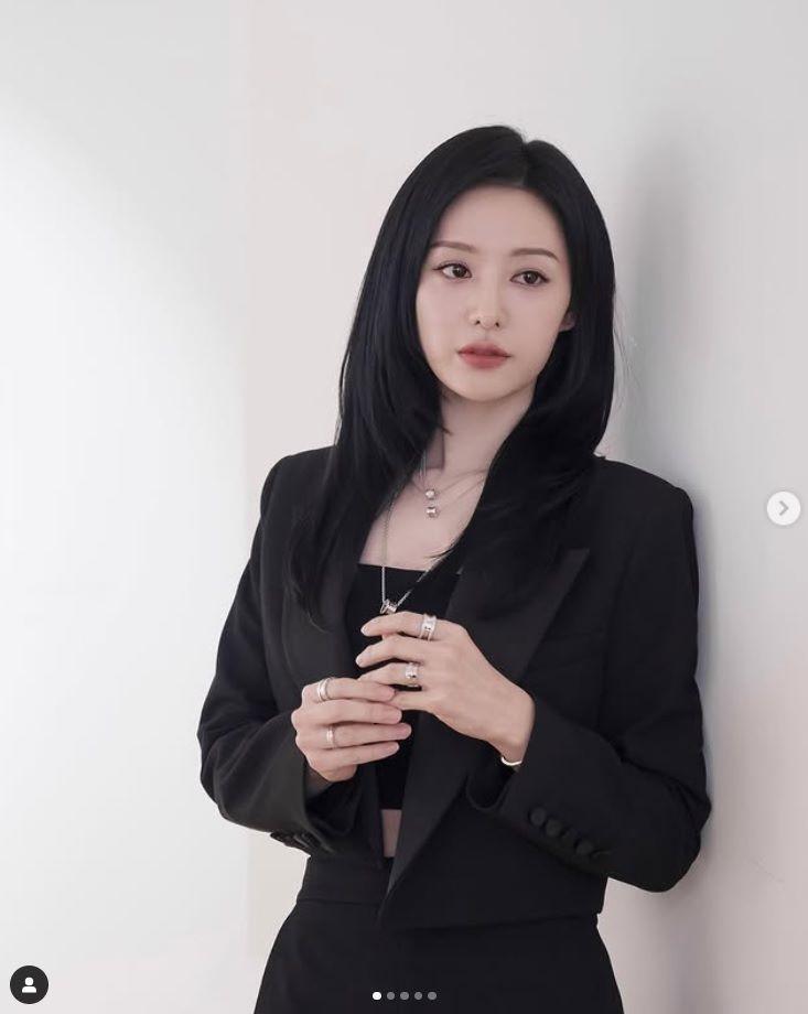 　キム・ジウォン公式インスタグラム＠ｇｅｅｗｏｎｉｉより