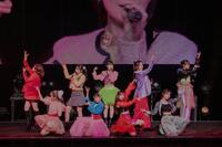 　春ツアー初日を開催したアンジュルムの（後列左から）川名凜、後藤花、上國料芽衣、下井谷幸穂、橋迫鈴、（前列左から）為永幸音、松本わかな、伊勢鈴蘭、平山遊季