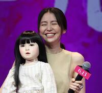 　笑顔を見せる長澤まさみ＝東京・東京ポートシティ竹芝（撮影・佐々木彰尚）