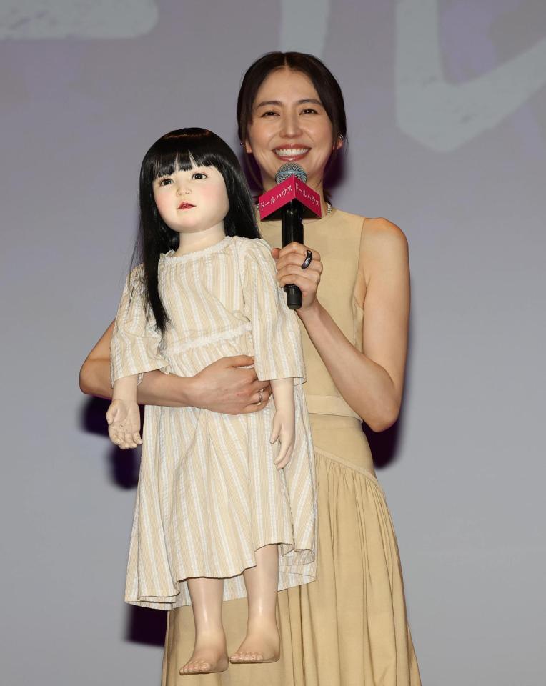 　映画「ドールハウス」のがい旋報告会に登場した長澤まさみ＝東京・東京ポートシティ竹芝（撮影・佐々木彰尚）