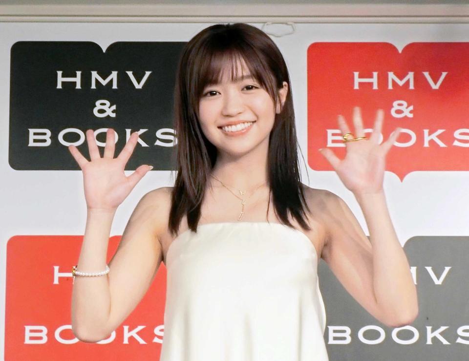 　カレンダー発売記念イベントを行った大原優乃