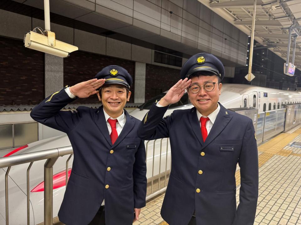 　車掌姿でイベントに出席した銀シャリ