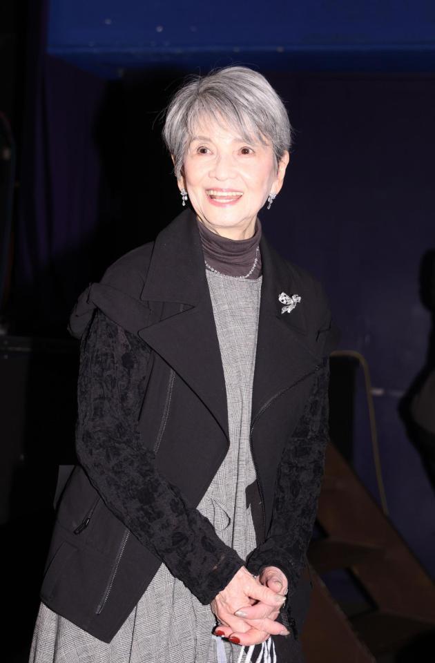 　舞台あいさつを終えた中原ひとみ（撮影・佐々木彰尚）