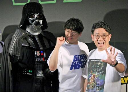 　ミキ・昴生（右端）＝２０２４年４月