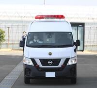 　浜松西警察署を出る広末涼子容疑者を乗せたと思われる車両（撮影・堀内翔）