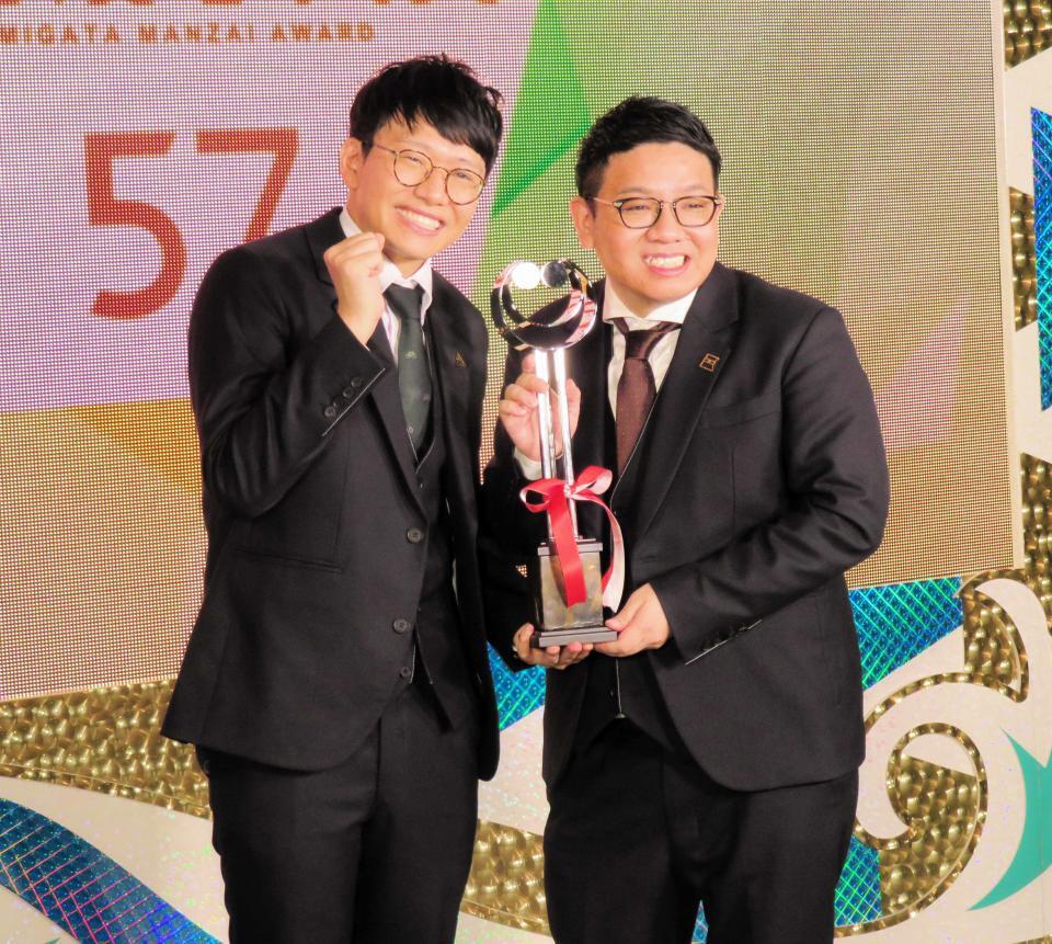 　ミキ・昴生（右）＝２０２２年４月