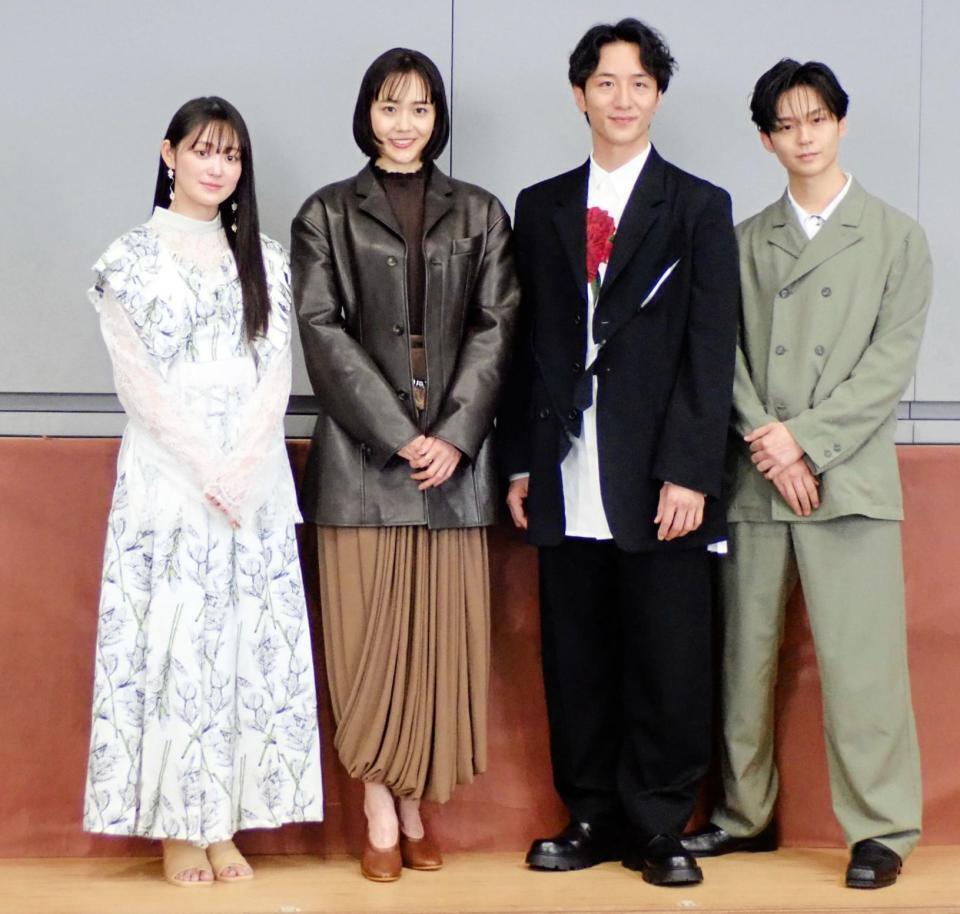 　ドラマ「子宮恋愛」の制作発表会に出席した（左から）吉本実憂、松井愛莉、大貫勇輔、沢村玲