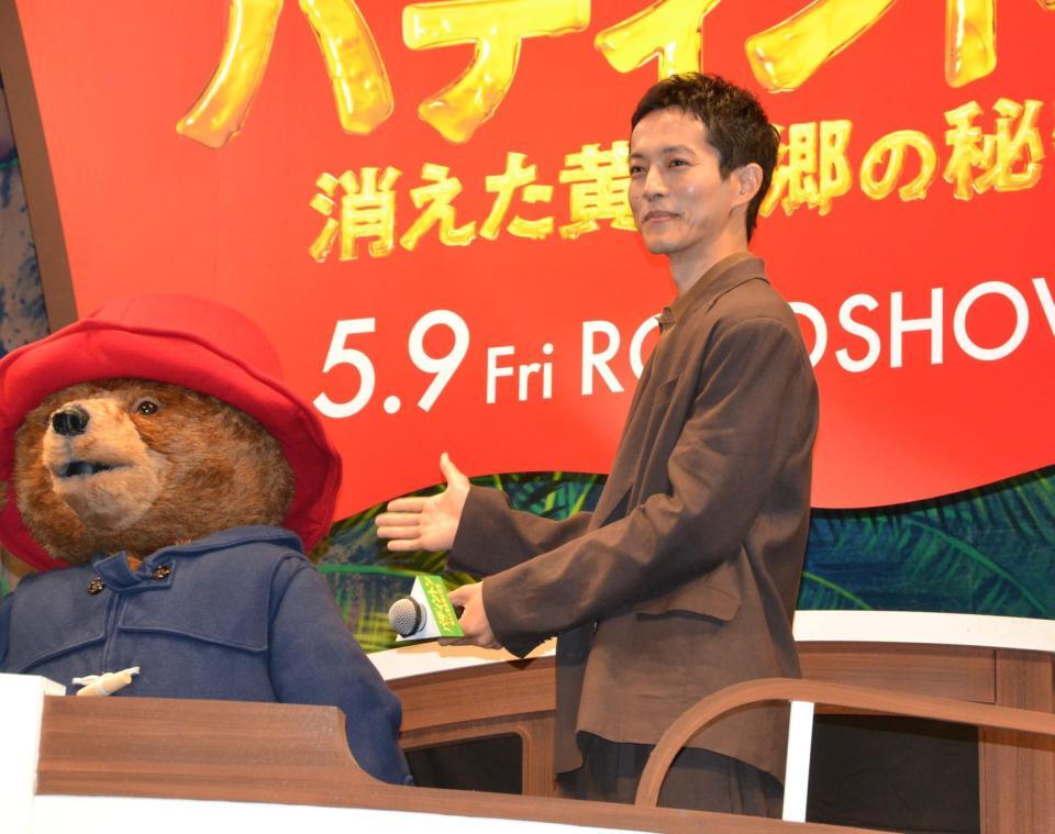 　舞台あいさつに登場した松坂桃李