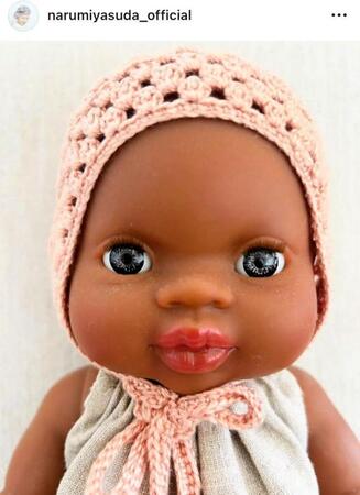 人形の帽子も。安田成美のインスタグラム＠ｎａｒｕｍｉｙａｓｕｄａ＿ｏｆｆｉｃｉａｌより