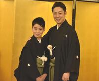 　取材会を行った尾上菊之助（右）と尾上丑之助