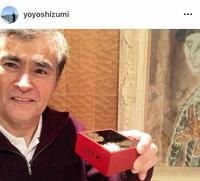 自宅で豆まき。石原良純のインスタグラム＠ｙｏｙｏｓｈｉｚｕｍｉ（２１年２月）より 