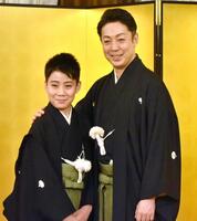 　尾上菊之助（右）と尾上丑之助