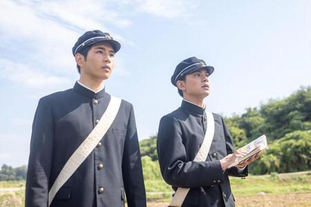 　ＮＨＫ連続テレビ小説「あんぱん」に出演する北村匠海（右）と中沢元紀