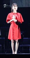 　ファンミーティングに出席した山下美月