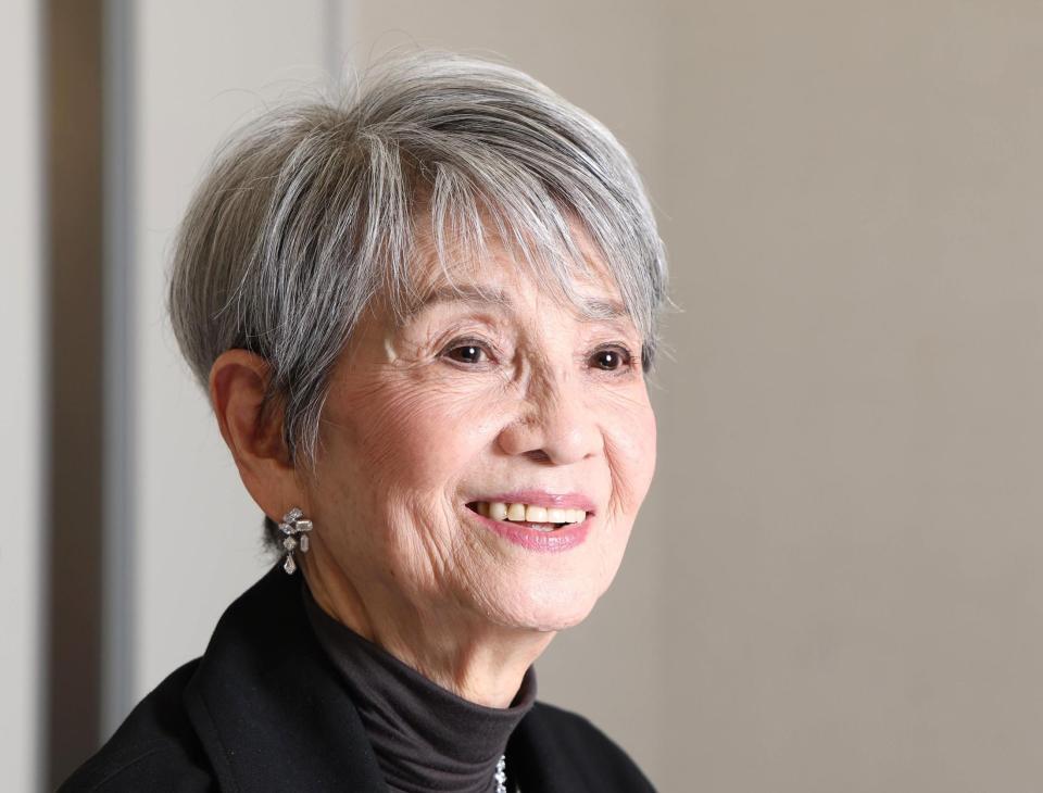 　俳優生活を振り返る中原ひとみ（撮影・佐々木彰尚）