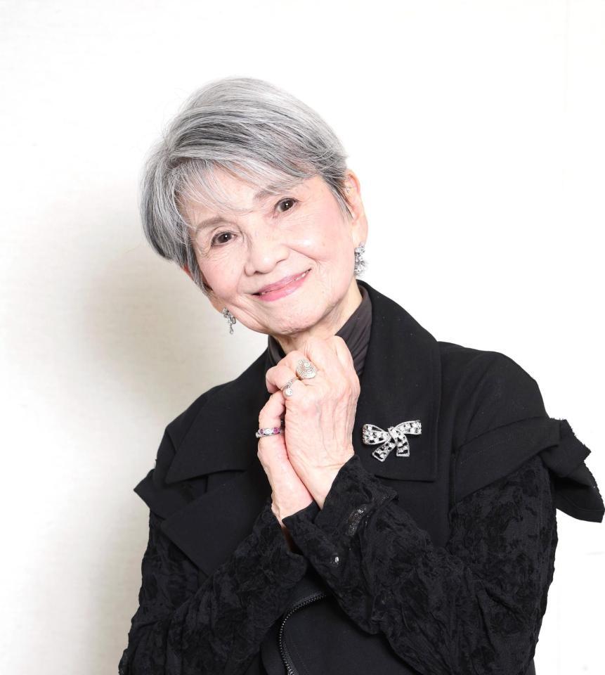 　元気いっぱいの中原ひとみ（撮影・佐々木彰尚）