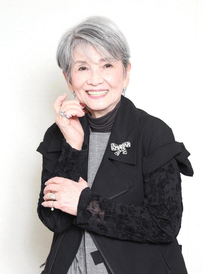 　元気いっぱいの中原ひとみ（撮影・佐々木彰尚）