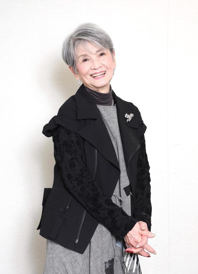 　元気いっぱいの中原ひとみ（撮影・佐々木彰尚）