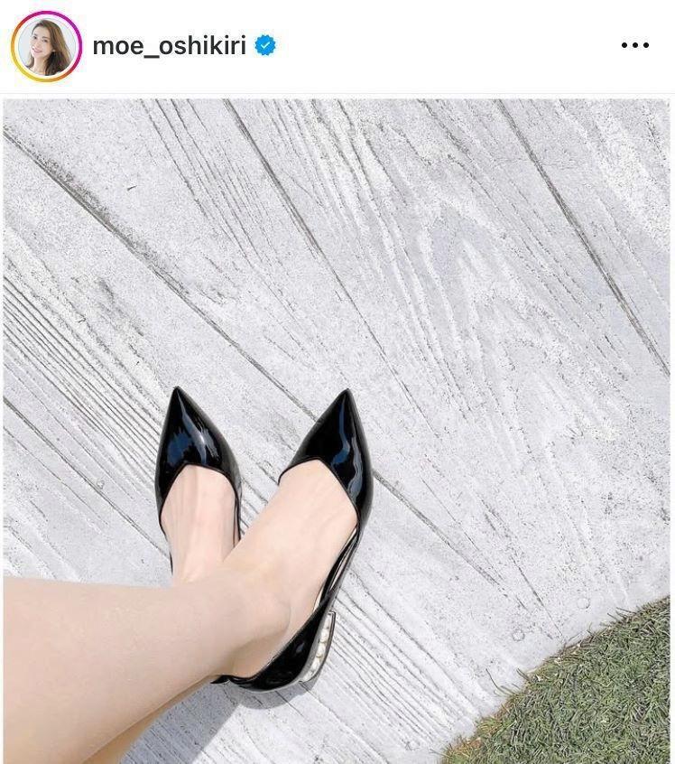 長男の入園式で。パンプスのヒールもおしゃれ。２１年４月の押切もえのインスタグラム＠ｍｏｅ＿ｏｓｈｉｋｉｒｉより