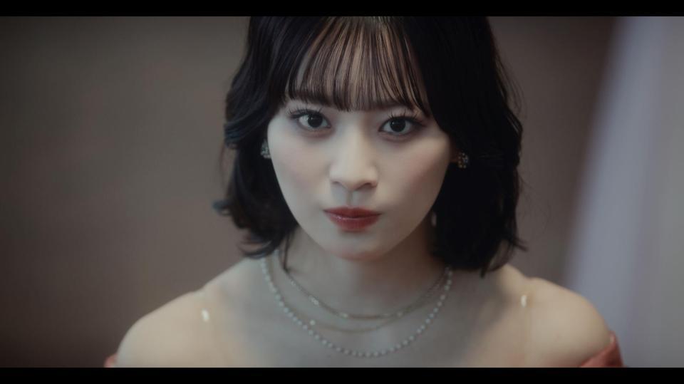 　≠ＭＥの新曲「モブノデレラ」©ＹＯＡＮＩ／ＫＩＮＧ　ＲＥＣＯＲＤＳ