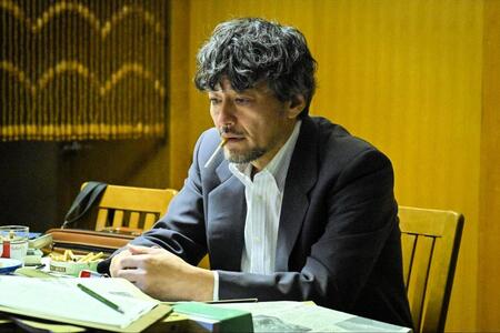 セリフなしでもこの存在感！ＴＢＳ「キャスター」より主人公・父役の山口馬木也