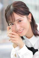 　元気いっぱいで、努力家で、魅力溢れるテレビ東京の嶺百花アナウンサー（撮影・吉澤敬太）