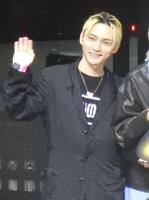 　手を振るＳＫＹ－ＨＩ