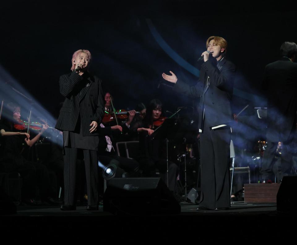 　超特急のシューヤ（左）とタカシ（撮影・西岡正）