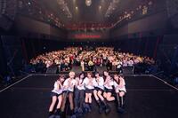 　満員の観客の前で初ライブを開催したＲｅａｌＲｏｍａｎｔｉｃ