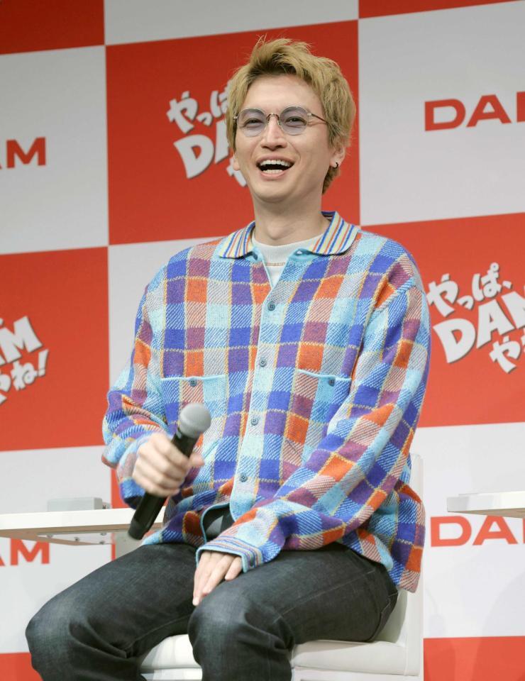 　新ＣＭ発表会で笑顔を見せるＳＵＰＥＲ　ＥＩＧＨＴの大倉忠義（撮影・西岡正）