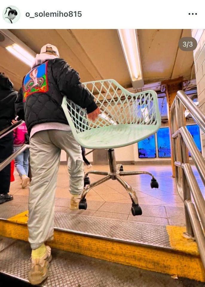 　イスも自分たちで運ぶ。大橋未歩のインスタグラム＠ｏ＿ｓｏｌｅｍｉｈｏ８１５（４月１７日）より