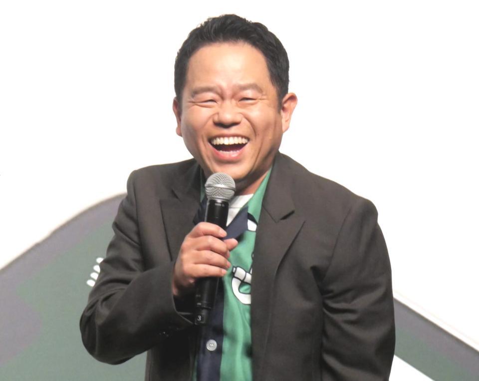 　爆笑する津田篤宏