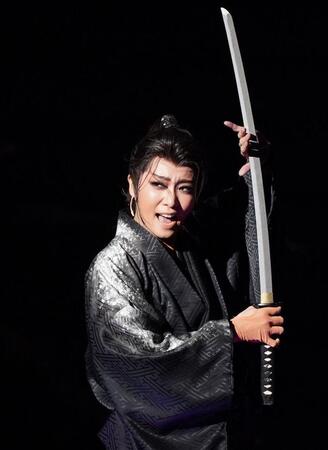　『阿修羅城の瞳』で病葉出門を熱演する礼真琴（撮影・高部洋祐）