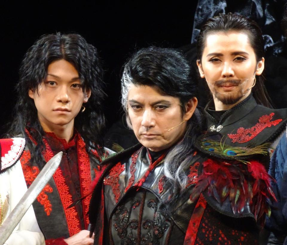 　舞台「デスティニー　－アドラメレクの鏡－」に主演の佐藤アツヒロ