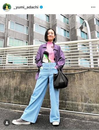 　右ひざが気になってしまう…。安達祐実のインスタグラム＠＿ｙｕｍｉ＿ａｄａｃｈｉより