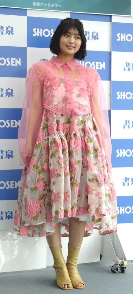 　「２０２５カレンダー」を発売した北野瑠華