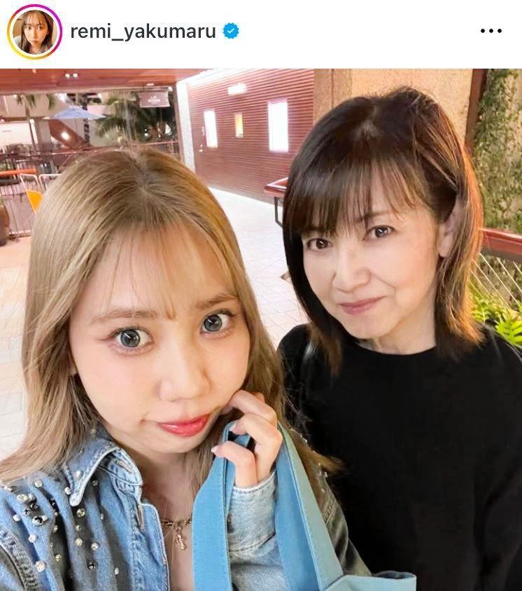 　５８歳の石川秀美さん。昨年７月、長女・玲美のインスタグラム＠ｒｅｍｉ＿ｙａｋｕｍａｒｕより