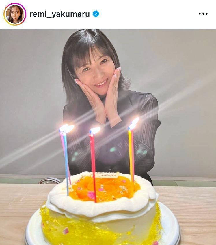 　昨年７月、５８歳の誕生日を祝福された石川秀美さん。長女・玲美のインスタグラム＠ｒｅｍｉ＿ｙａｋｕｍａｒｕより 