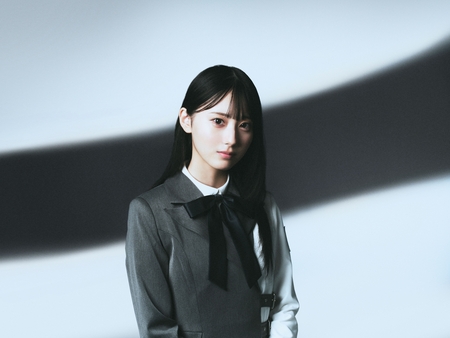 　新曲でセンターを務めるＲａｉｎ　Ｔｒｅｅの綾瀬ことり　©ＯＶＥＲＳＥ