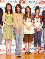 　（左から）小林麻央、松本莉緒さん、大塚愛、真木よう子＝２００５年
