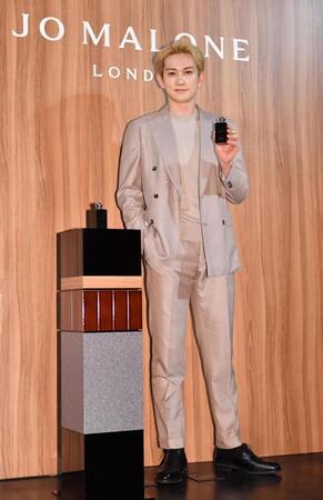 　イベントでポーズを決める町田啓太（撮影・開出牧）