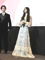 　舞台あいさつに登場した（左から）Ｋｏｋｉ，