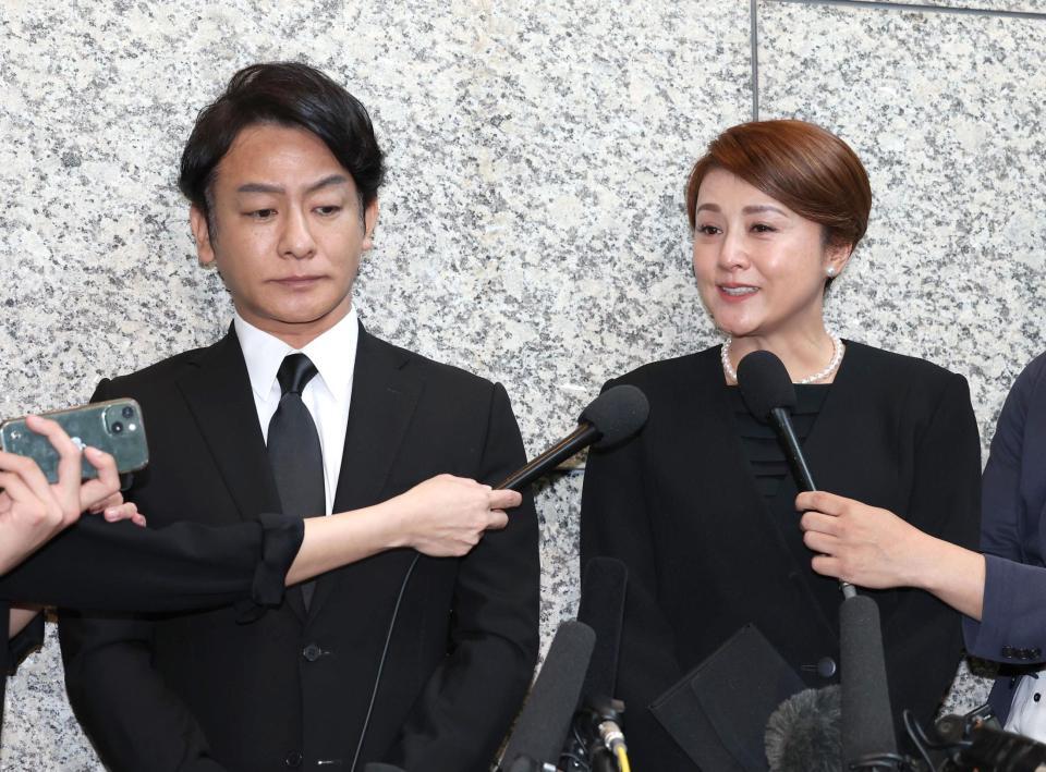 　思い出を語る片岡愛之助（左）と藤原紀香夫妻（撮影・佐々木彰尚）