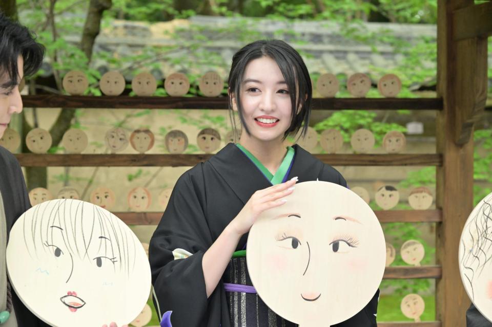 　ヒット祈願を行ったＫｏｋｉ，