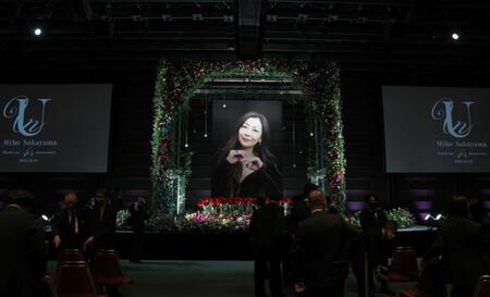 　中山美穂さんの祭壇（撮影・佐々木彰尚）