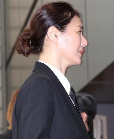 　中山美穂さんのお別れ会に参列した井川遥（撮影・佐々木彰尚）
