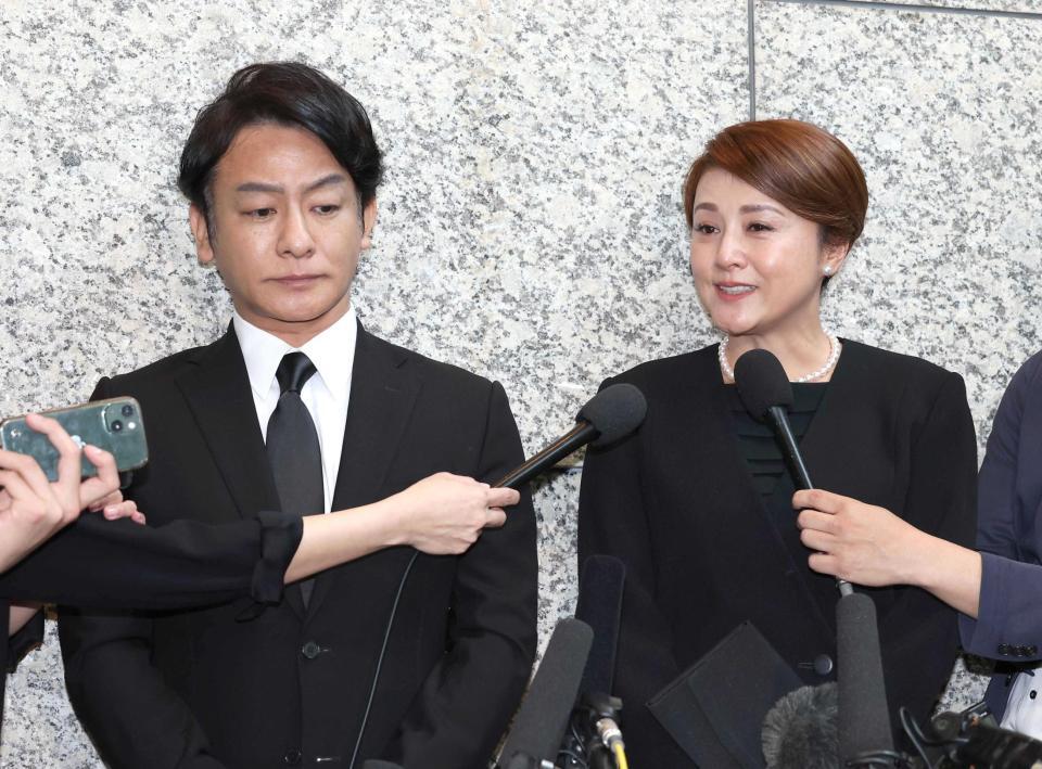 　思い出を語る片岡愛之助（左）と藤原紀香夫妻（撮影・佐々木彰尚）